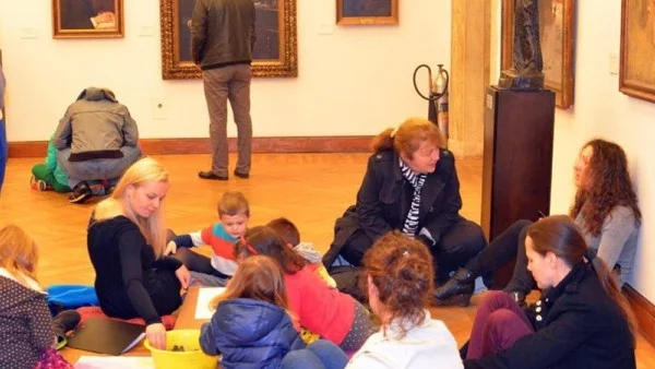 Безплатни ателиета по рисуване за деца през април и май