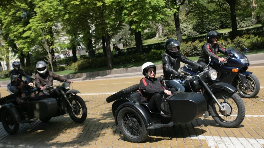 Експерт: Поставянето на знак „Внимание, мотористи!“ е излишен разход