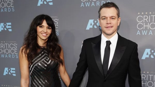 Звездите, които са сключили брак със свои фенове