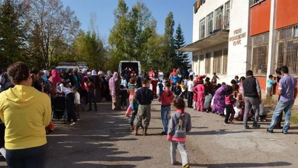 Националистическите партии се обявиха за закриване на бежанските центрове у нас