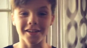 Круз Бекъм показа певчески умения