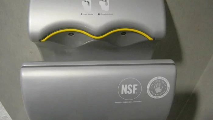 Защо не трябва да ползвате сешоарите за ръце 