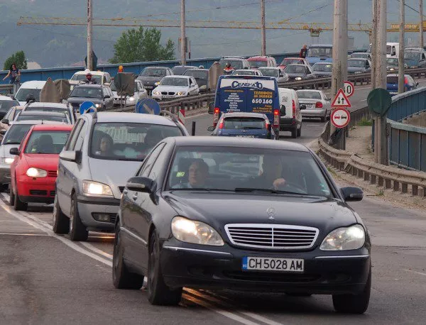 Регистрираните автомобили в България са над 4 млн.