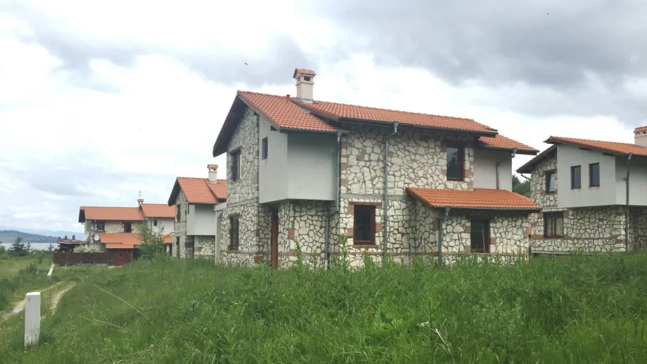 Банка Пиреос България продава на търг атрактивни имоти 