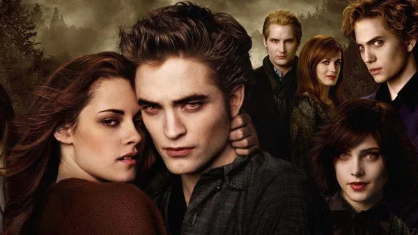 Как са се променили актьорите от „Здрач” до днес