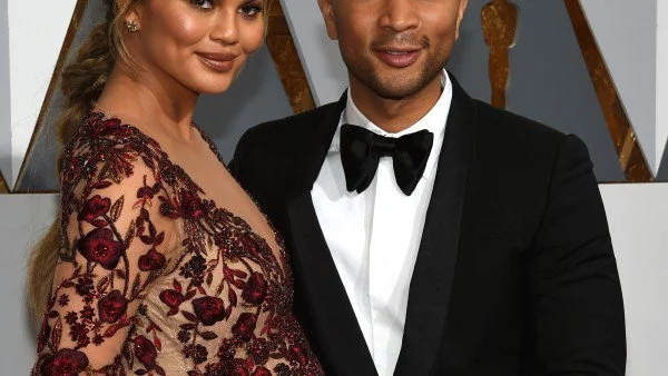 Криси Тейгън показа дъщеря си