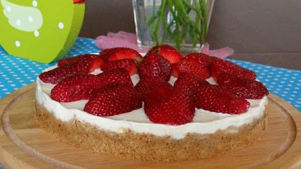 Много бърза торта с кисело мляко