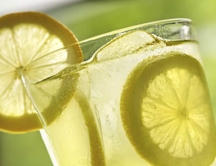 Три рецепти за домашна лимонада, които да опитате в горещите дни