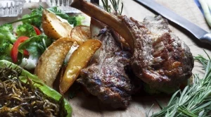  {{ otherArticle[0].article.title }} 