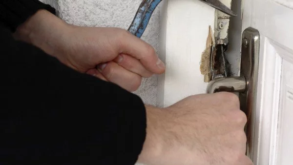 Да предпазим дома от кражби през празниците