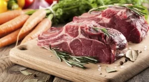 Забраняват вноса на храни със свинско месо у нас 