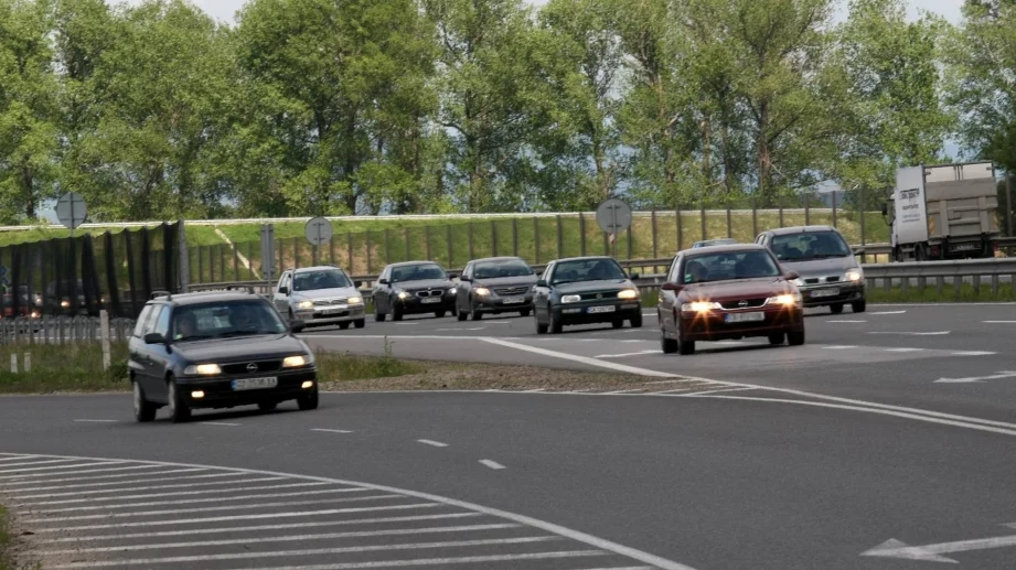 СБА иска шофьорските изпити да се извадят от ДАИ 