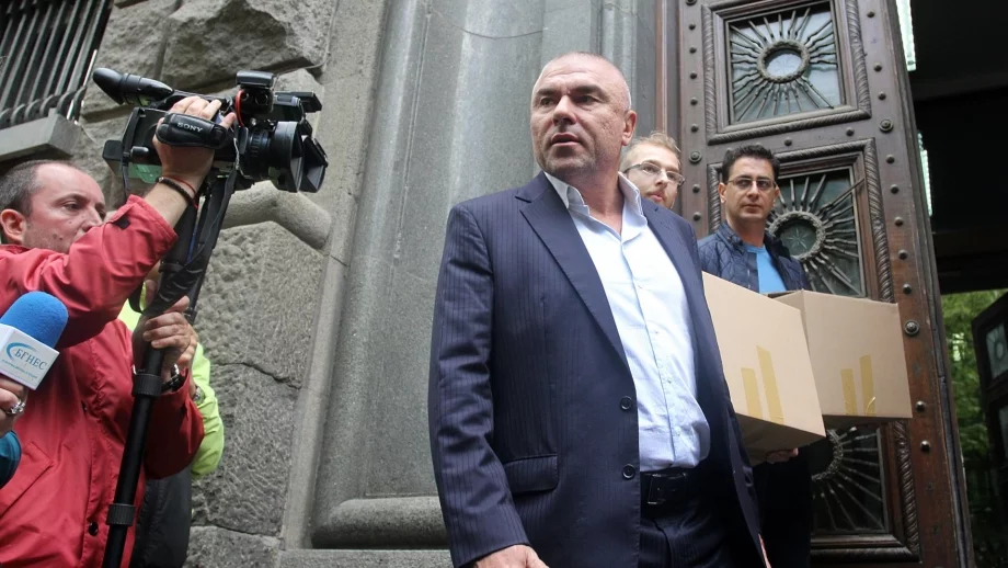 Стана ясно как Марешки успява да продава по-евтин бензин 