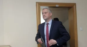 Министърът на икономиката Божидар Лукарски е бил опериран 