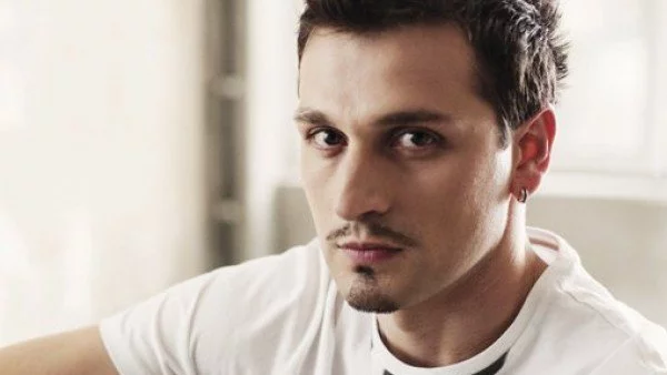 Един мъж: Александър Сано