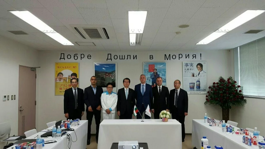 Лукарски посети японски завод, който произвежда българско кисело мляко