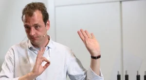 Ралф Xьогер: За виното на Стинг и работата с него