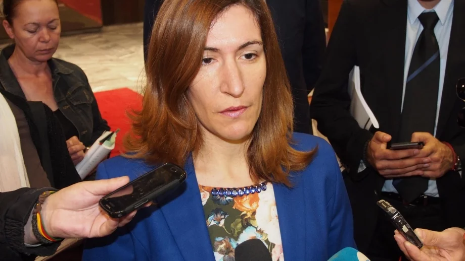 Ангелкова: Има ръст от 85% на руските чартърни полети към Варна и Бургас