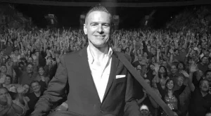 U2 лично поздравиха Брайън Адамс