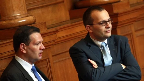 Депутатите се готвят да спрат произвола на висшите чиновници