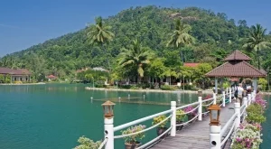 Тайланд спира да допуска туристи до един от популярните си острови