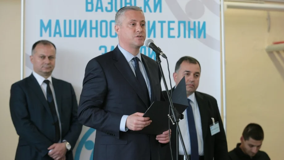 Бъдещето на ВМЗ-Сопот е сигурно, уверява Лукарски