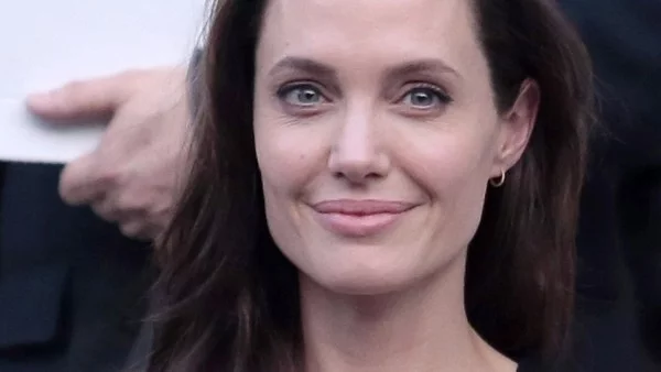 ФБР разпитва Анджелина Джоли 