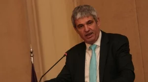 Димитров: Могат да се намерят пари за по-високи заплати в някои сектори