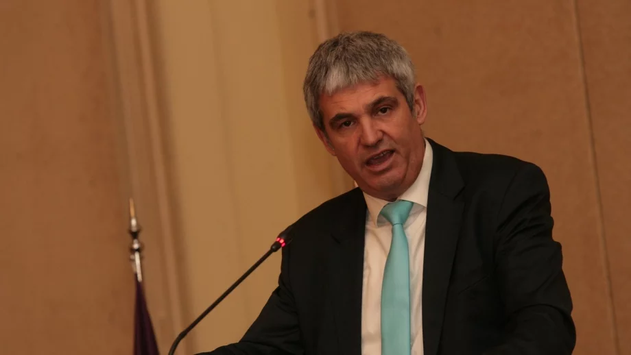 Димитров: Премиерът сбърка, като прие оставката на Бисер Петков