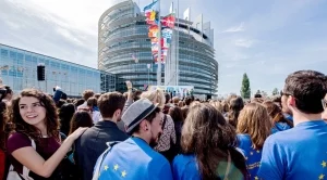 НА ЖИВО: Наясно ли са младите с езика на европейските институции?