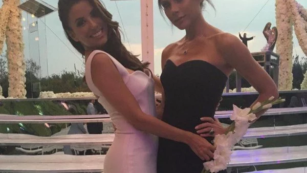 Ева Лонгория се омъжи с рокля на Виктория Бекъм