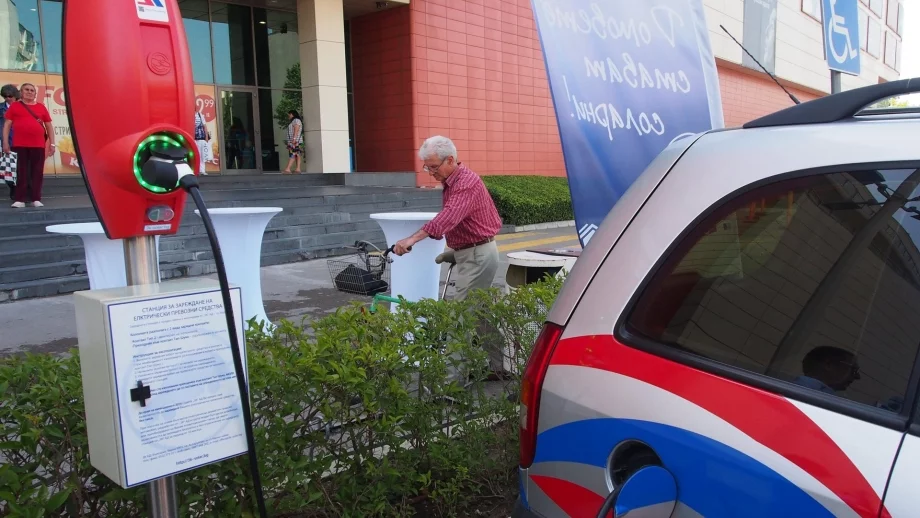 Във Варна вече има станция за зареждане на електромобили