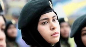 Дневниците на принцесата: Армейският кадет Сара