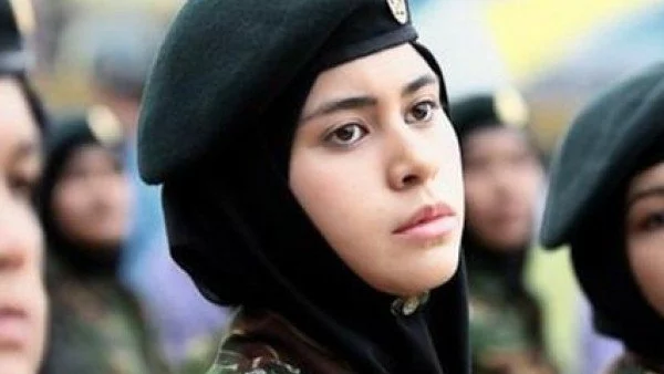 Дневниците на принцесата: Армейският кадет Сара