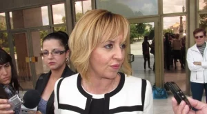 Манолова внася законови промени срещу ЧСИ, банки и монополи 