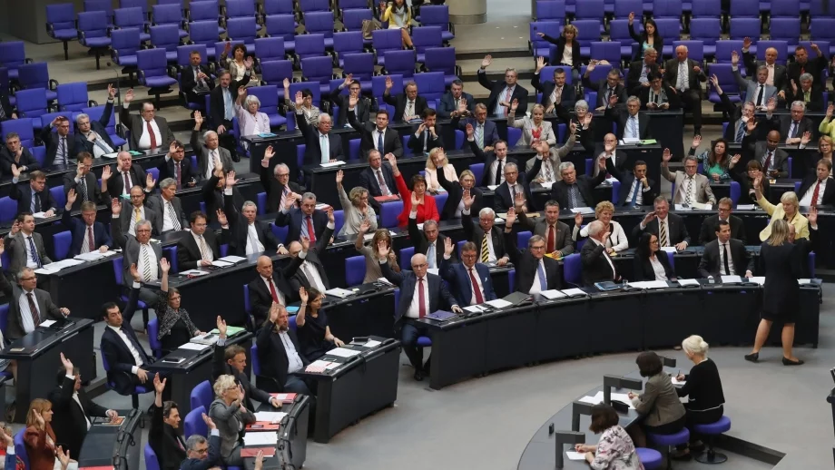 Новият германски парламент - с 300 млн. евро по-скъп от предишния