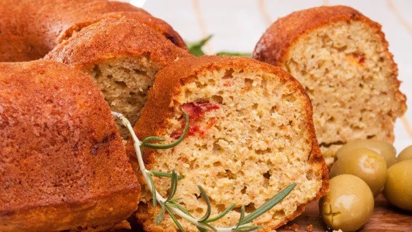 Солен кекс с овесени ядки и маслини