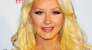 Кристина Агилера с нова прическа