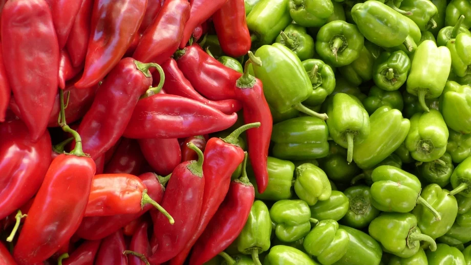 Иззеха 100 кг плодове и зеленчуци в Бургас