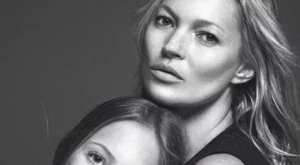 Кейт Мос позира с дъщеря си за Vogue
