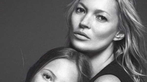Кейт Мос позира с дъщеря си за Vogue
