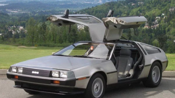 DeLorean връща култово купе