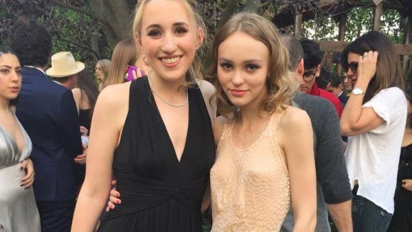 Дъщерята на Джони Деп е абитуриентка