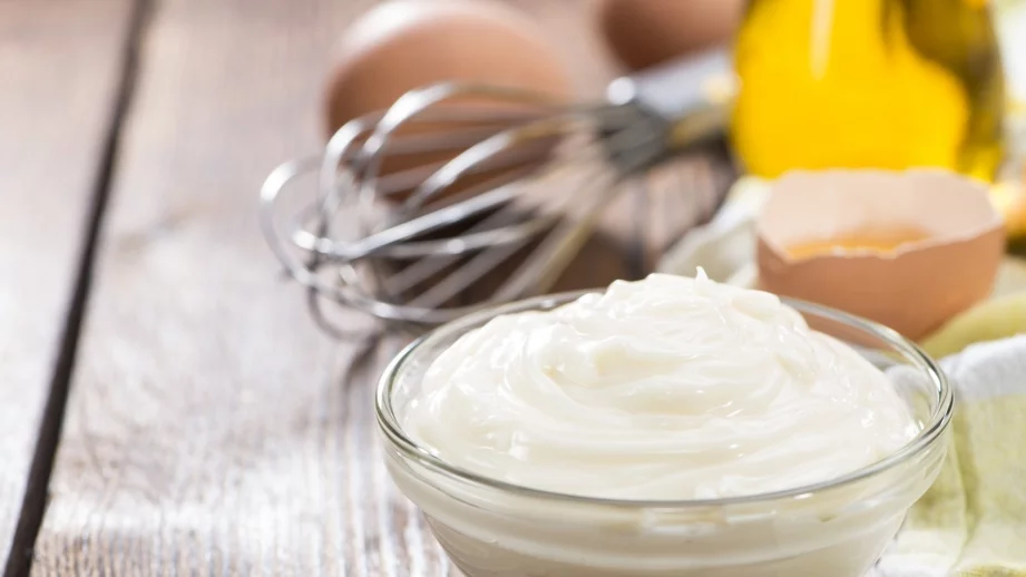 Майонезата в магазините - без яйца, но с много вода 