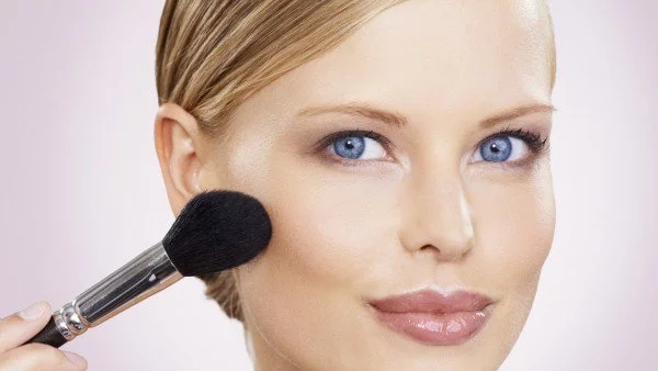 Руж според  формата и тена на лицето