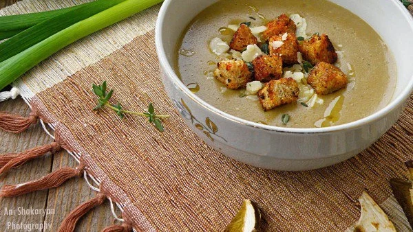 Пролетна крем супа от тиквички и манатарки