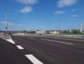 Кражба на кабел остави без осветление част от Аспаруховия мост