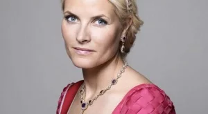 Дневниците на принцесата: Самотна майка и бивша сервитьорка 