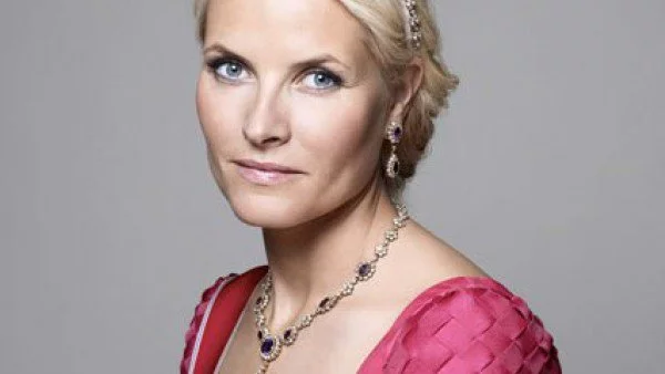 Дневниците на принцесата: Самотна майка и бивша сервитьорка 