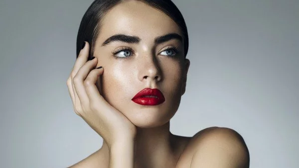 4 неща, които трябва да знаете за независимата жена, преди да я поканите на среща